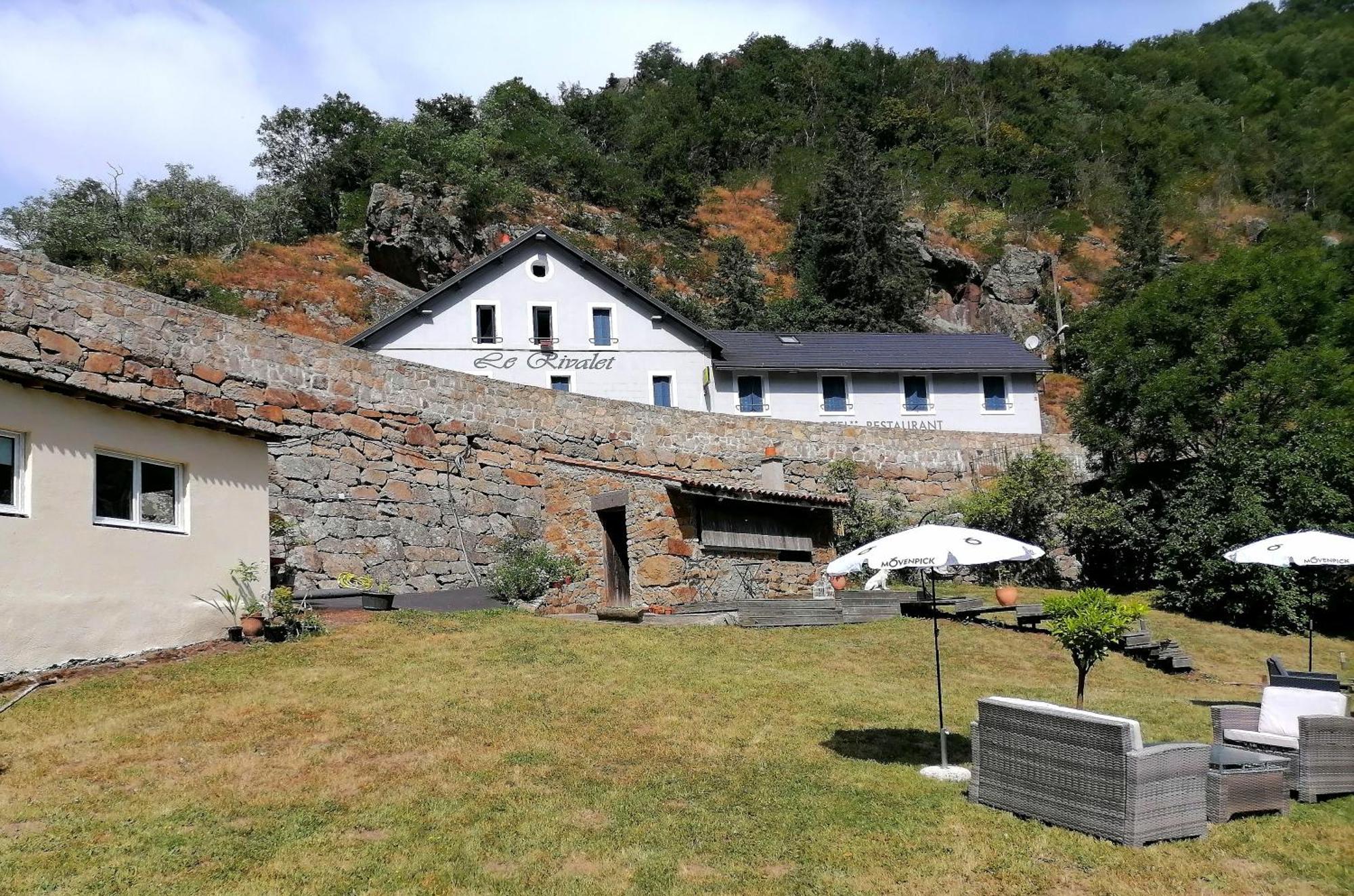Le Rivalet Hotel Montaigut-le-Blanc  Екстериор снимка