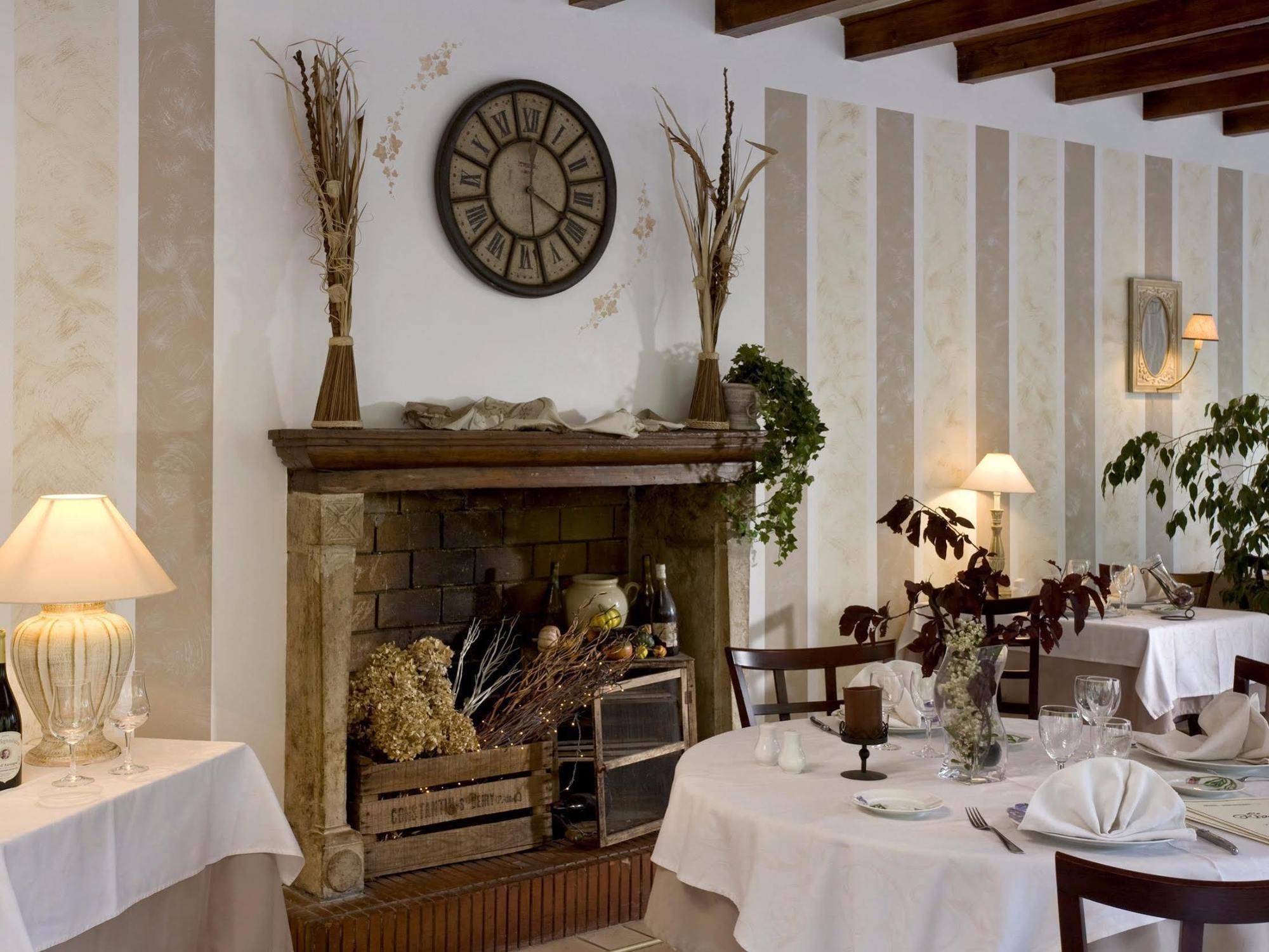 Le Rivalet Hotel Montaigut-le-Blanc  Екстериор снимка